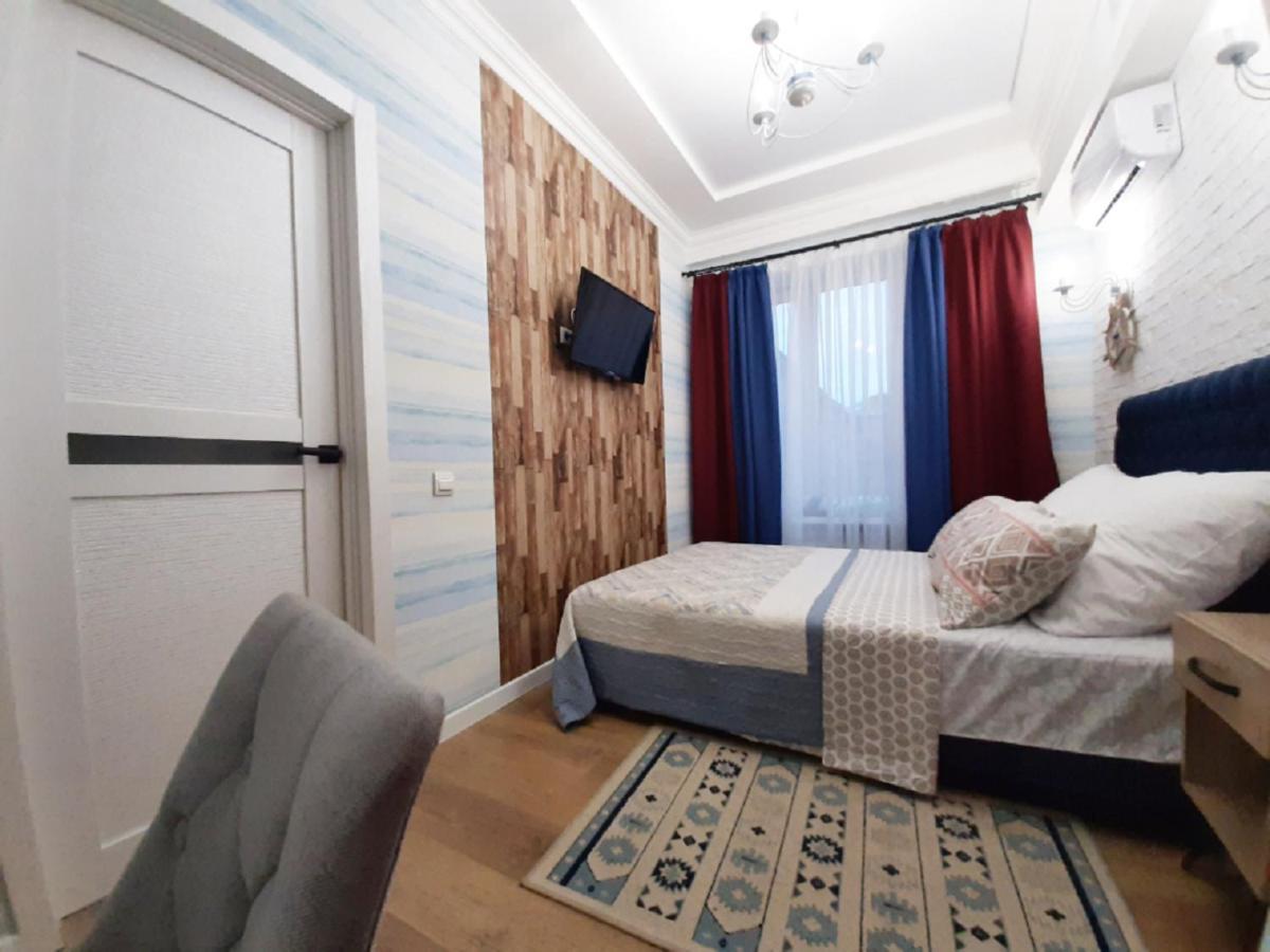 2 Bdr Apartment Near Gorky Park, Center Charkiv Esterno foto