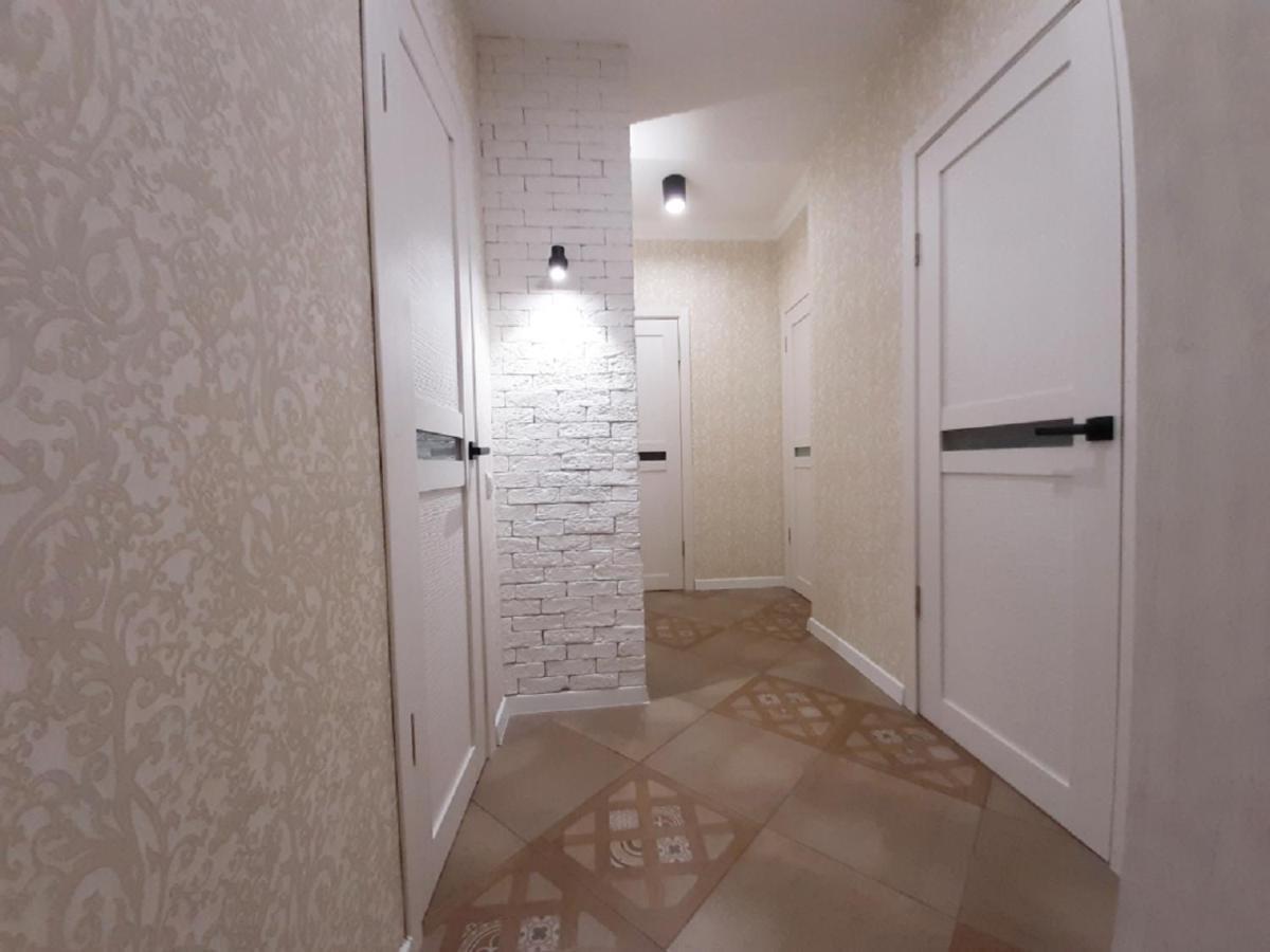 2 Bdr Apartment Near Gorky Park, Center Charkiv Esterno foto