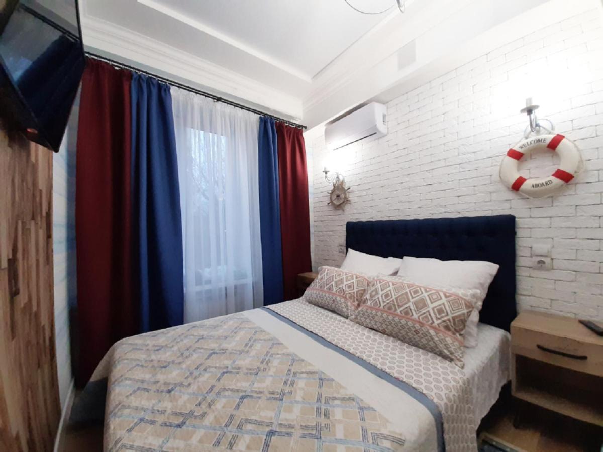 2 Bdr Apartment Near Gorky Park, Center Charkiv Esterno foto